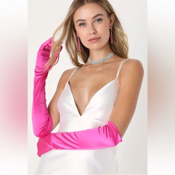 Elegant White Satin Dress - Picture 5 of 6